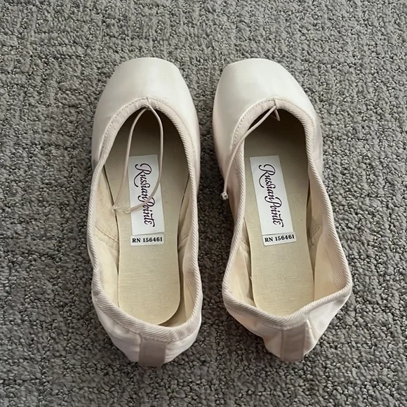 Russian pointe Almaz pointe shoes. - A31s - Picture 2 of 3